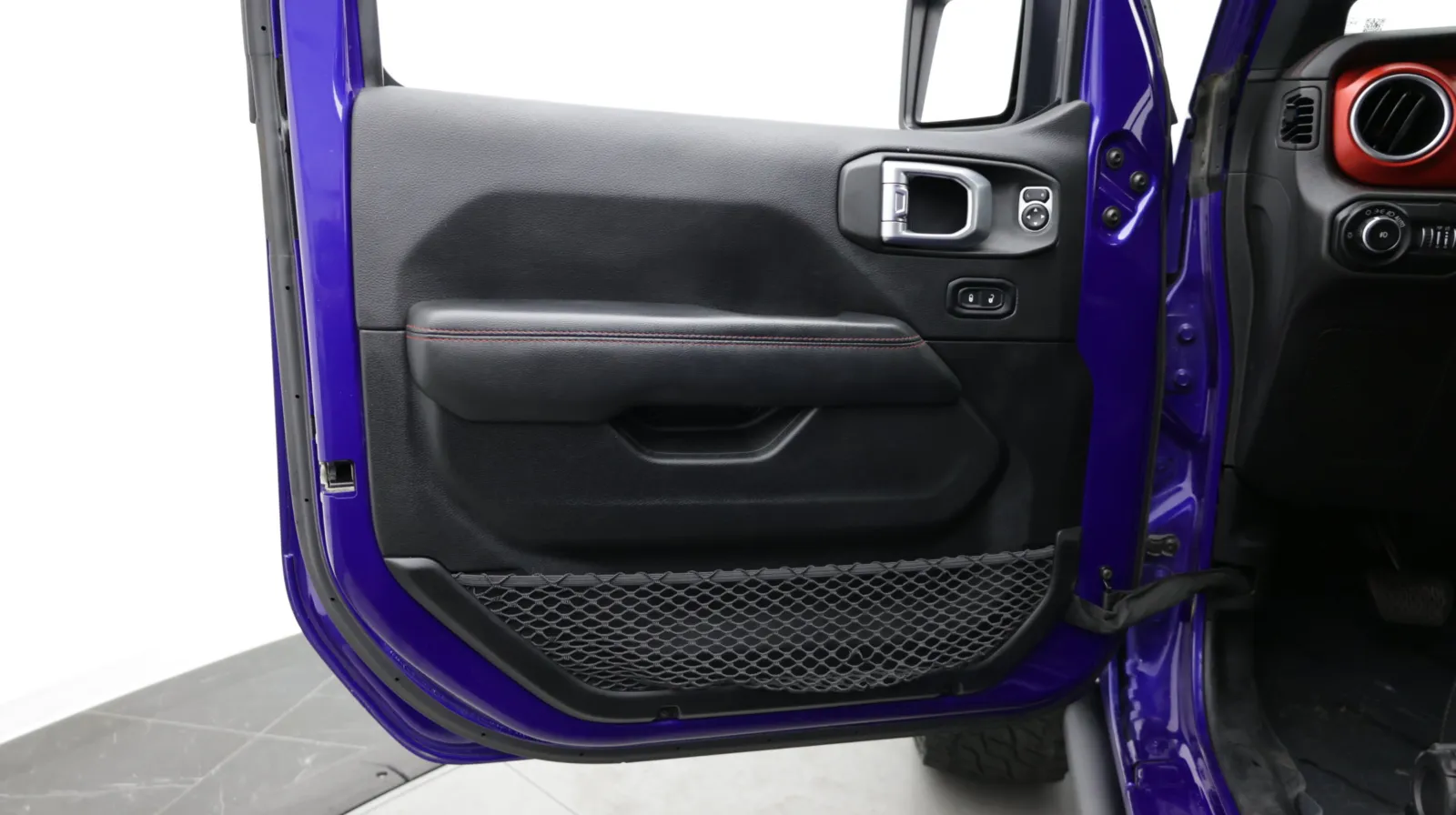 Jeep Wrangler photo 13