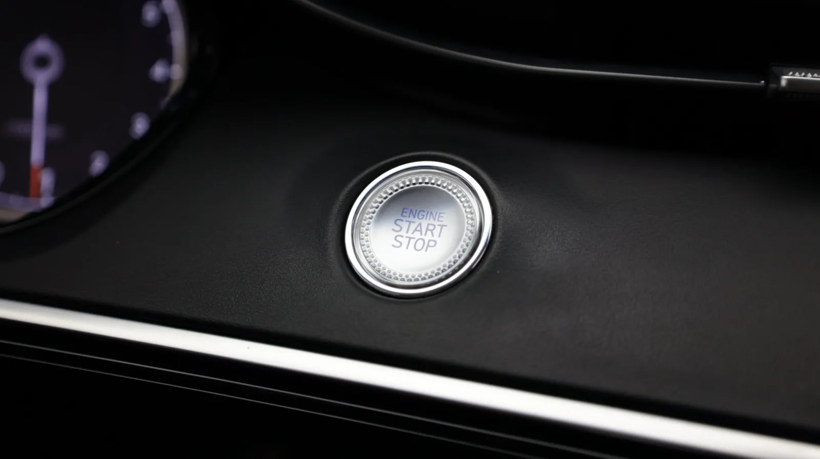 Genesis GV70 photo 26