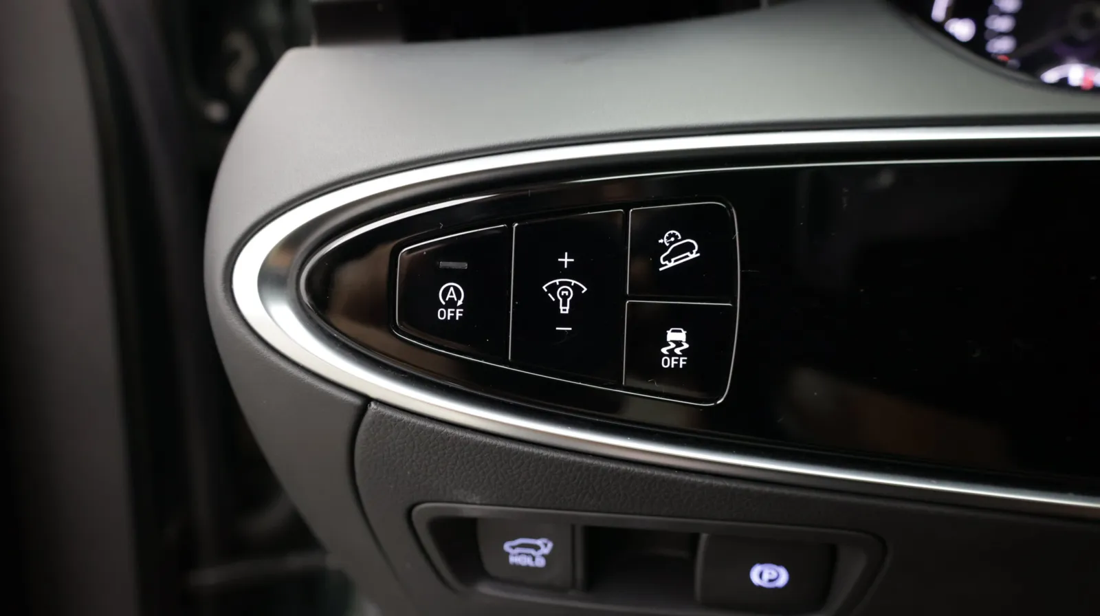Genesis GV70 photo 17