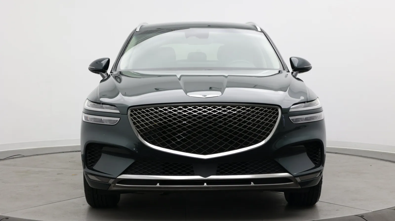 Genesis GV70 photo 2