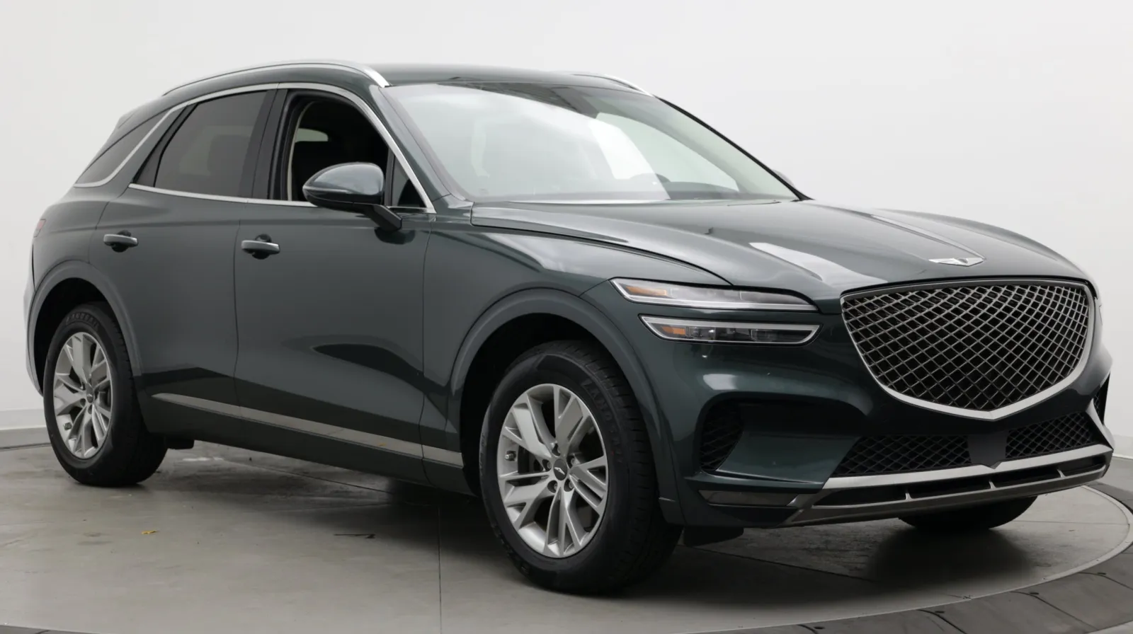 Genesis GV70 photo 3