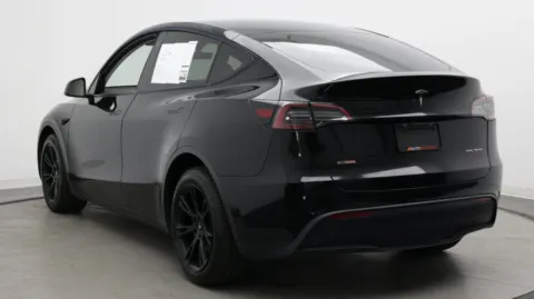 More photos of 2023 Tesla Model Y Long Range at Auto Boutique Florida, FL