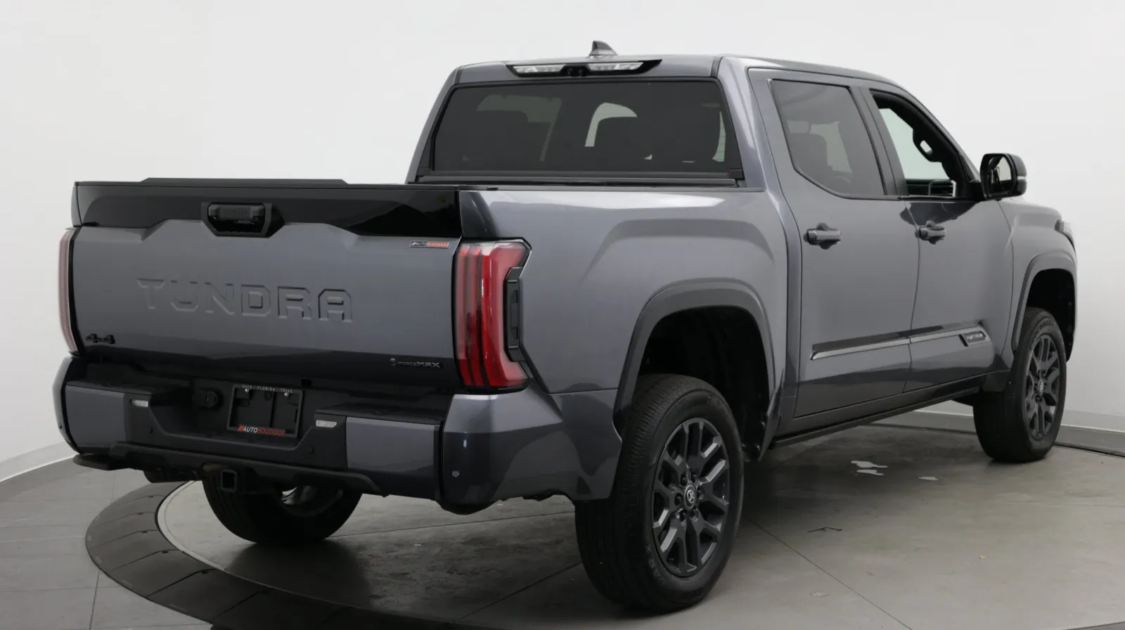 Toyota Tundra photo 7