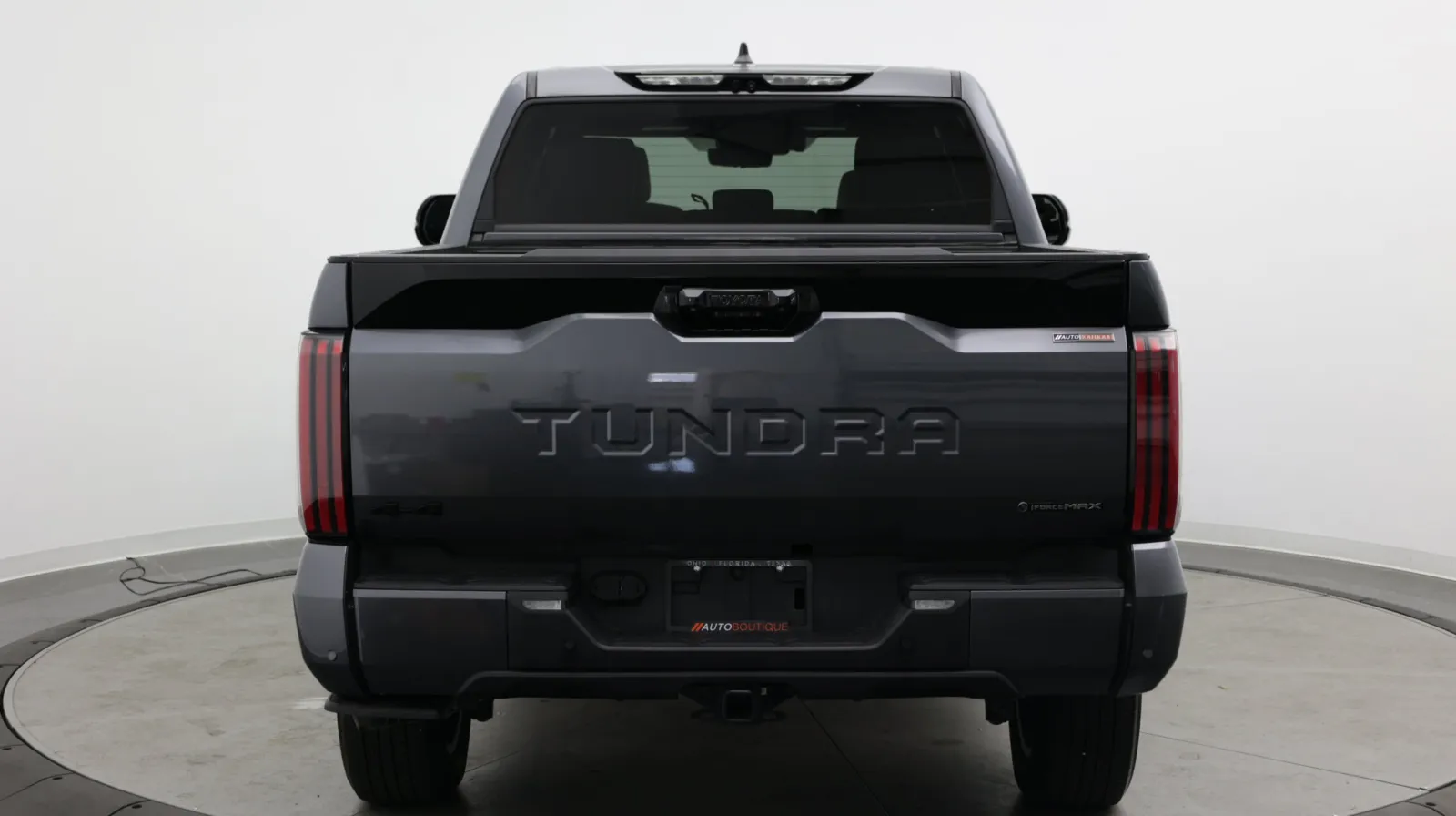 Toyota Tundra photo 6