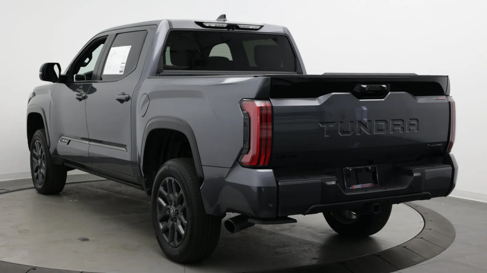 Toyota Tundra photo 5