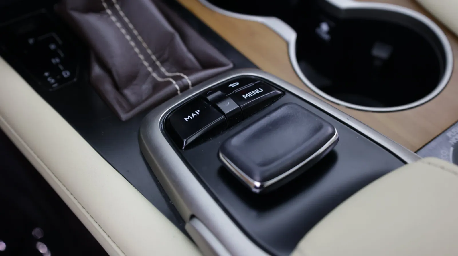 Lexus RX photo 22