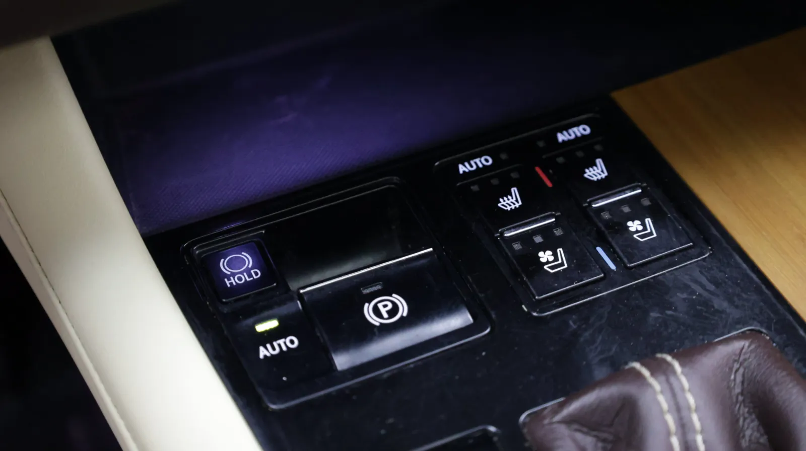 Lexus RX photo 24