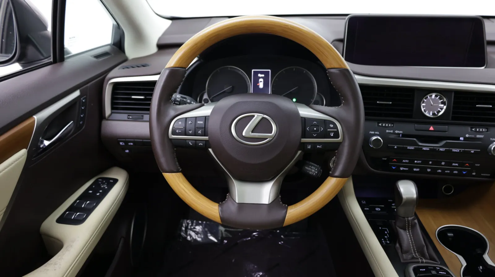 Lexus RX photo 33