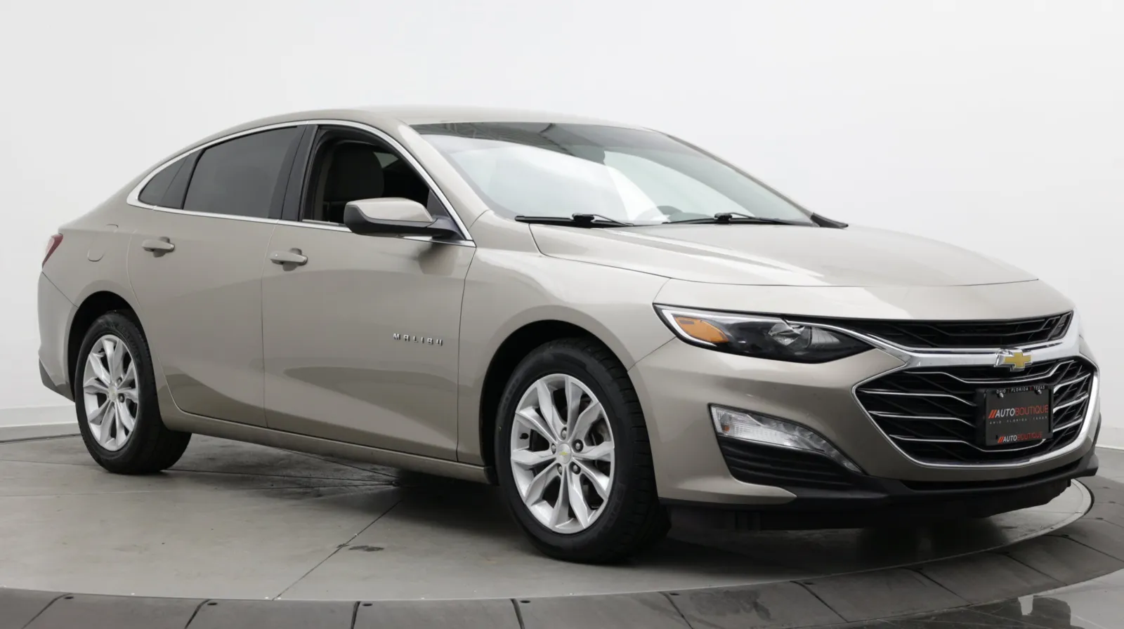 Chevrolet Malibu photo 3