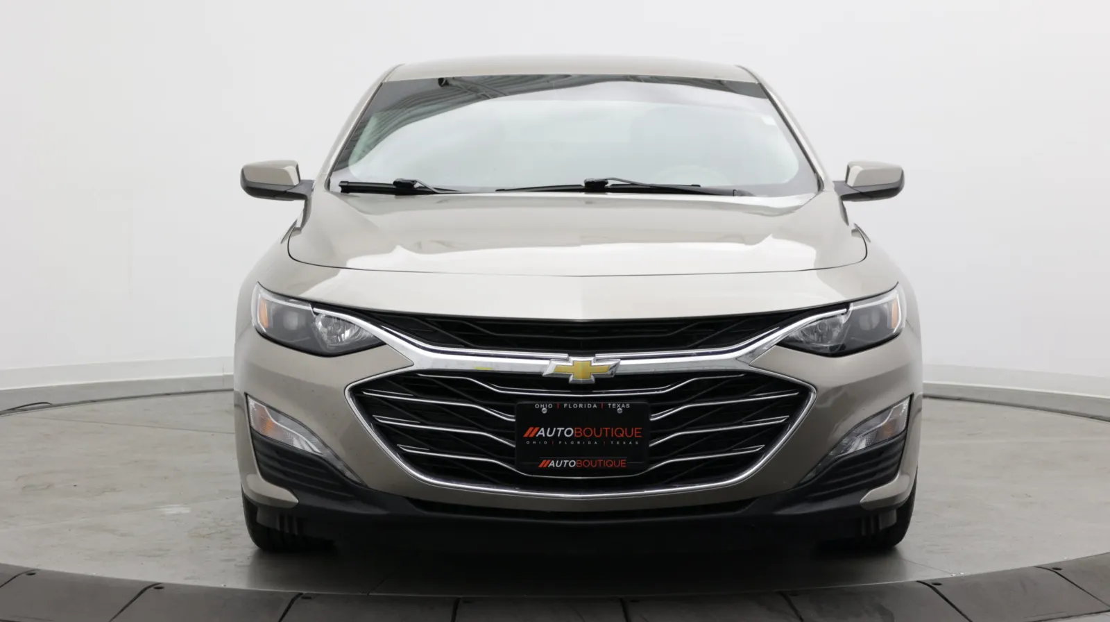 Chevrolet Malibu photo 2