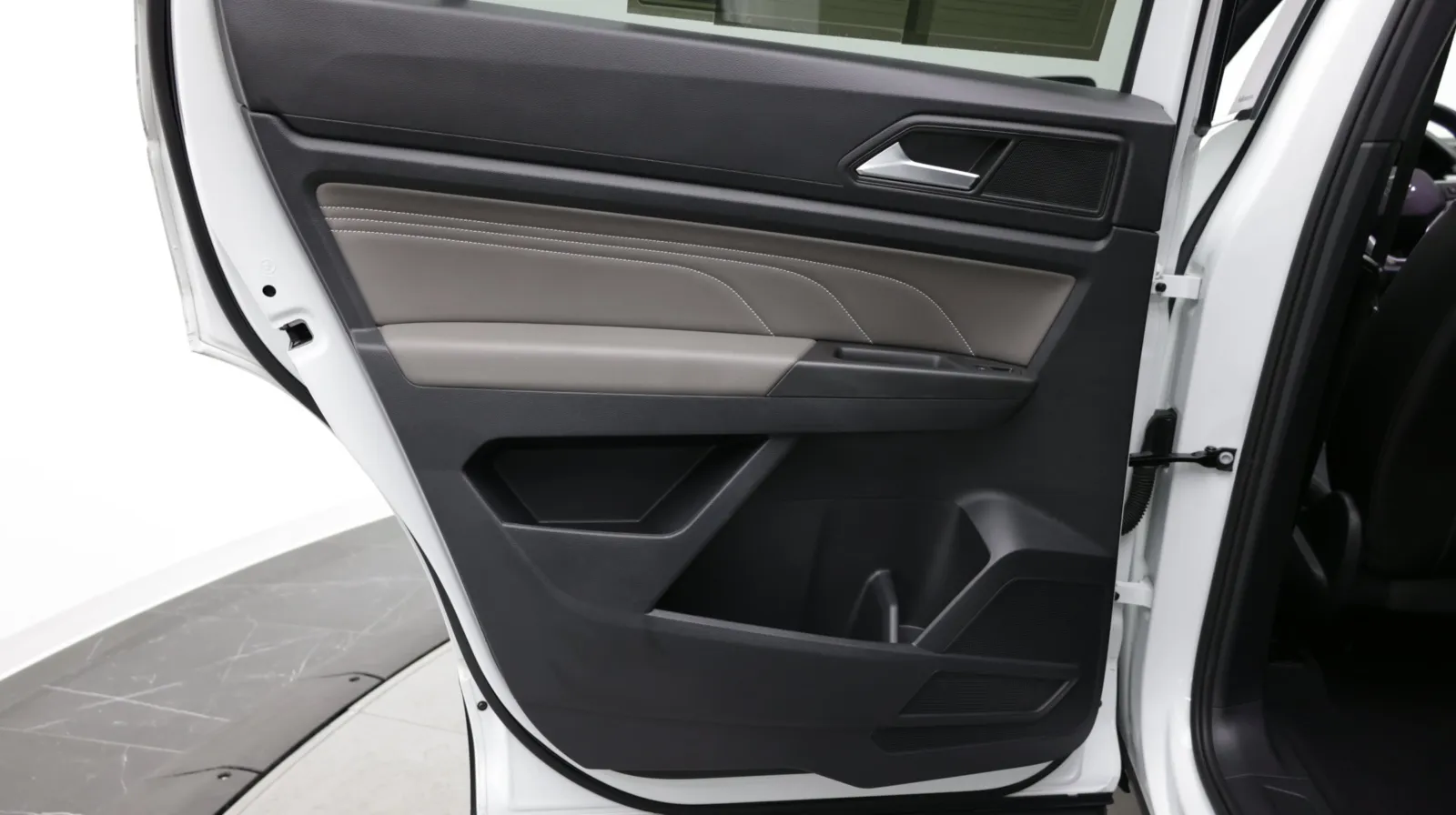 Volkswagen Atlas Cross Sport photo 22