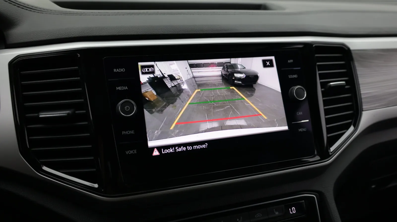 Volkswagen Atlas Cross Sport photo 16