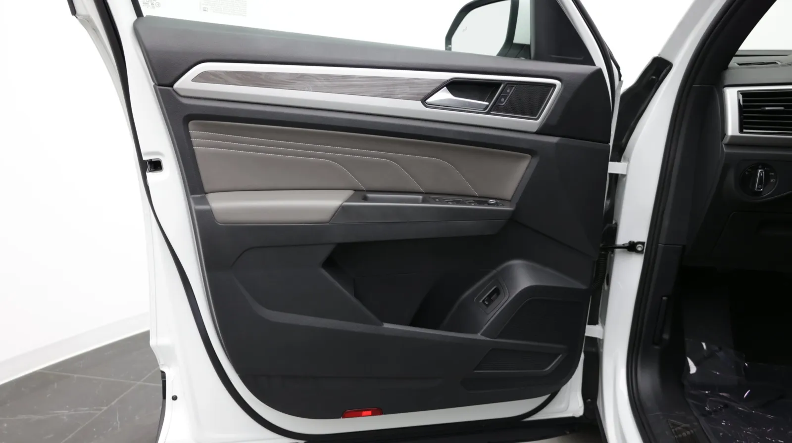 Volkswagen Atlas Cross Sport photo 10
