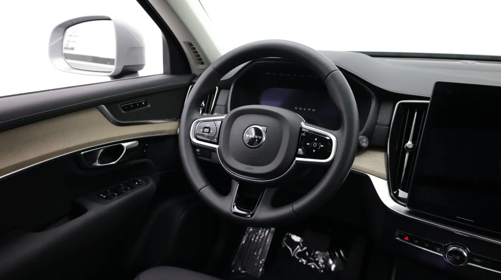 Volvo XC90 photo 31