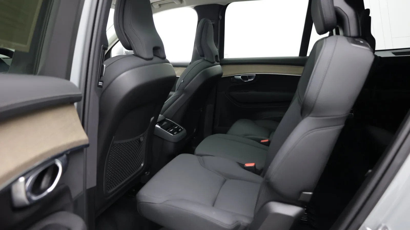 Volvo XC90 photo 28
