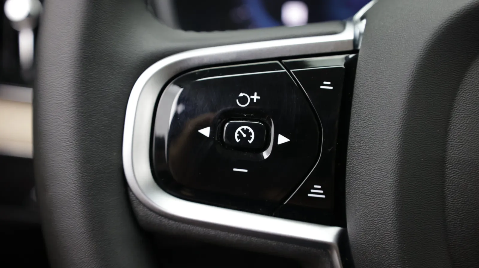 Volvo XC90 photo 23