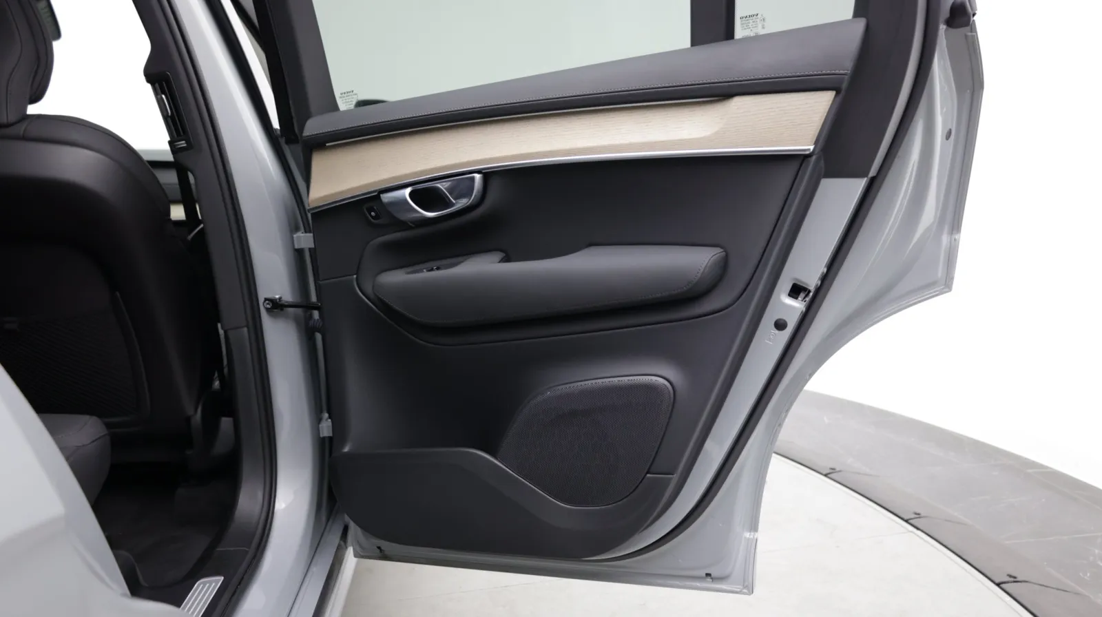 Volvo XC90 photo 38