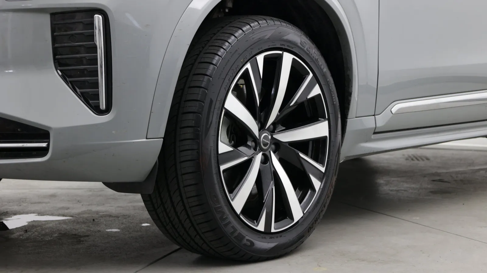 Volvo XC90 photo 9
