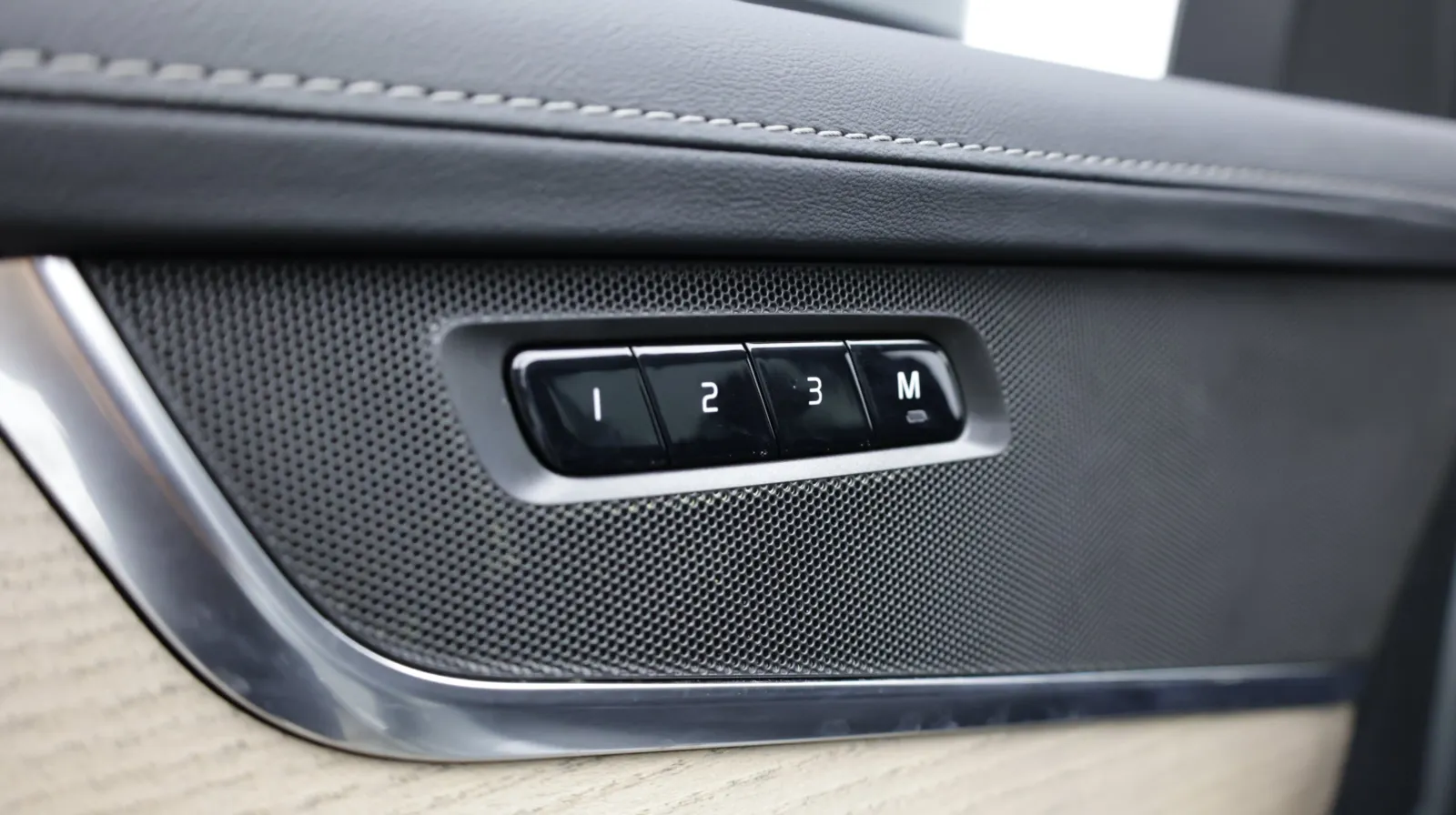 Volvo XC90 photo 15