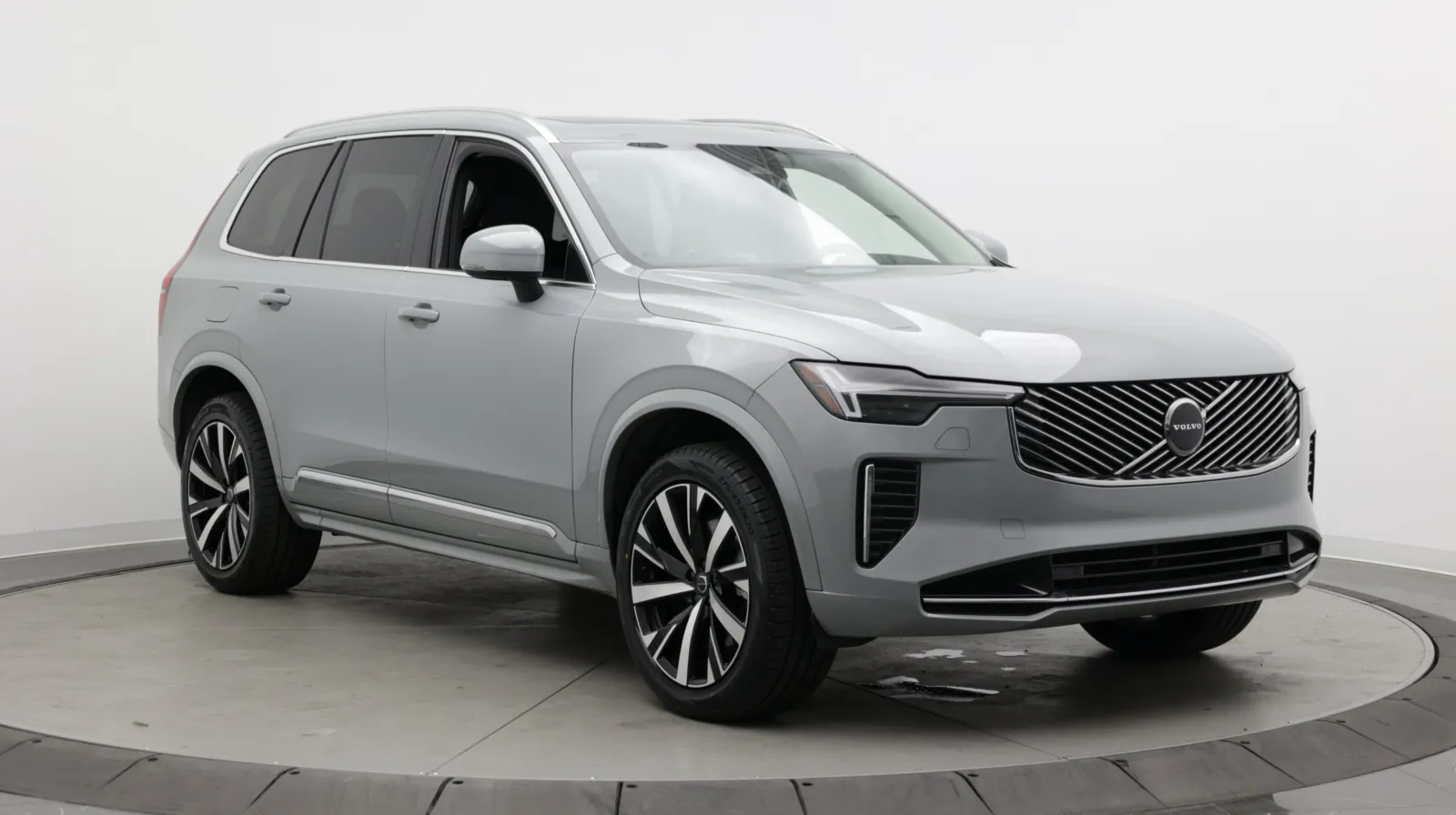 Volvo XC90 photo 3
