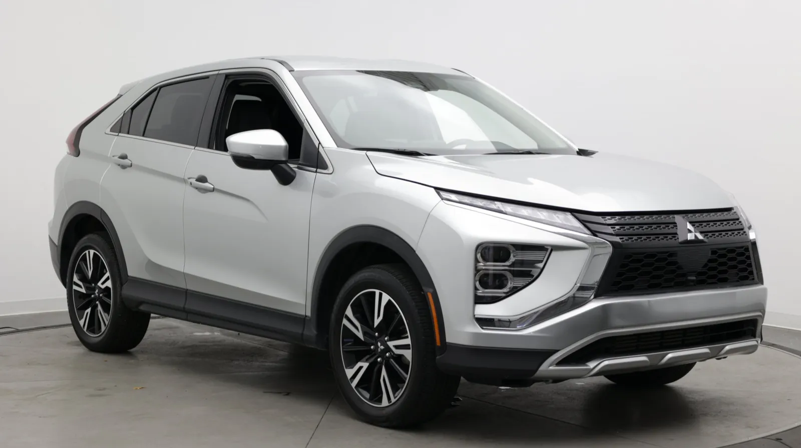 Mitsubishi Eclipse Cross photo 3