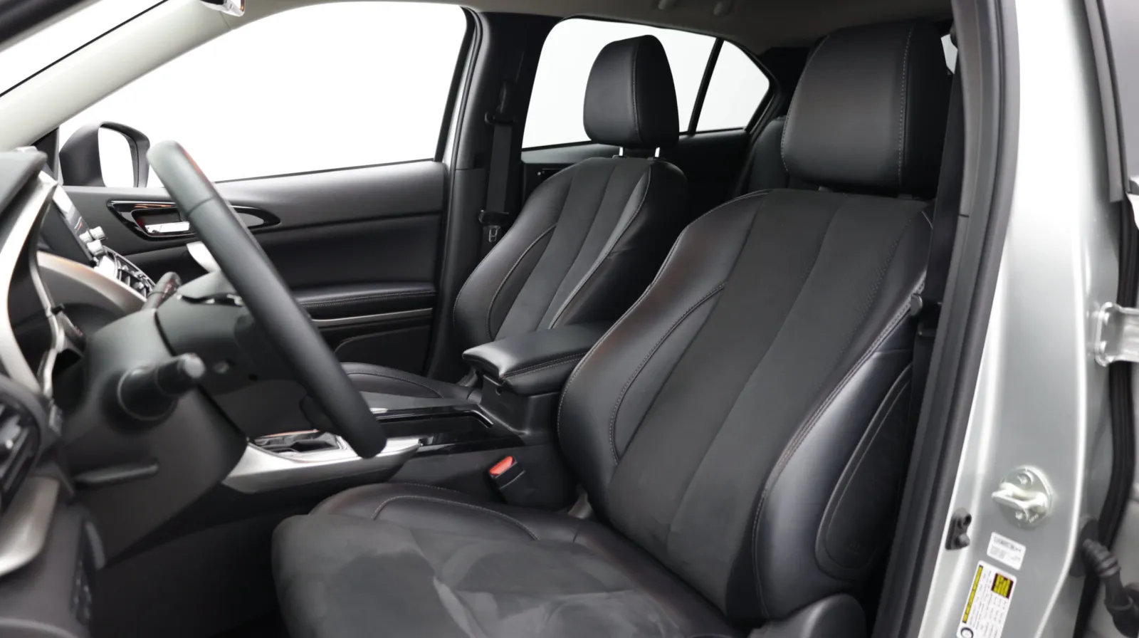 Mitsubishi Eclipse Cross photo 16
