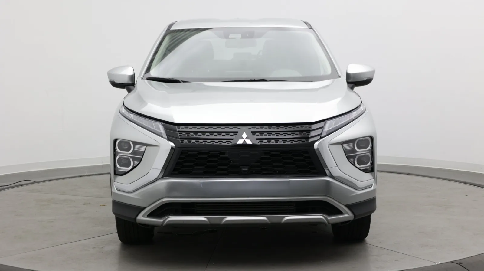 Mitsubishi Eclipse Cross photo 2