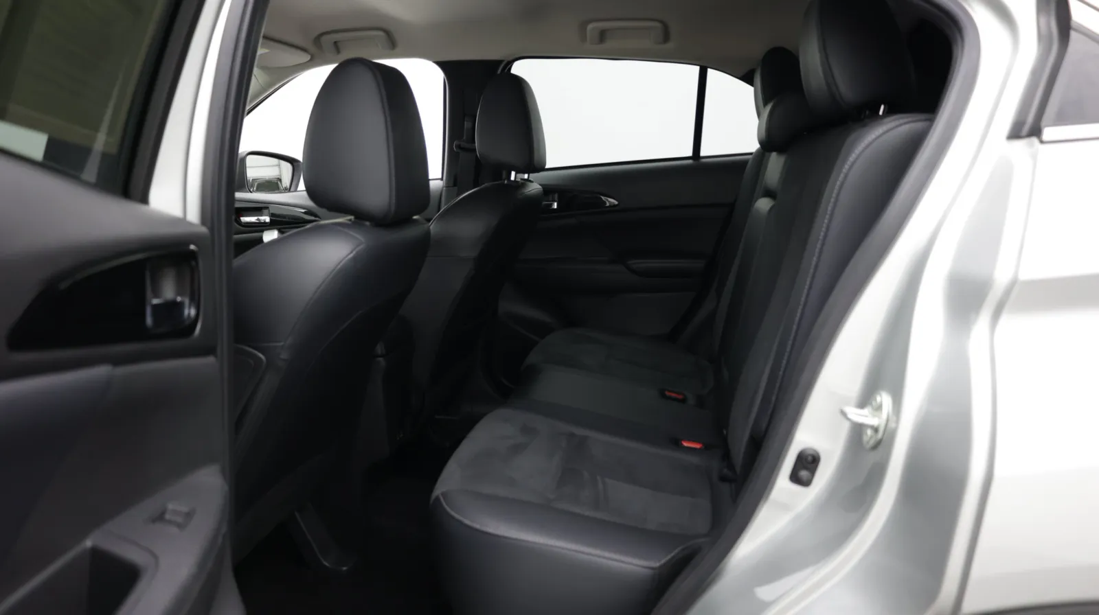 Mitsubishi Eclipse Cross photo 28
