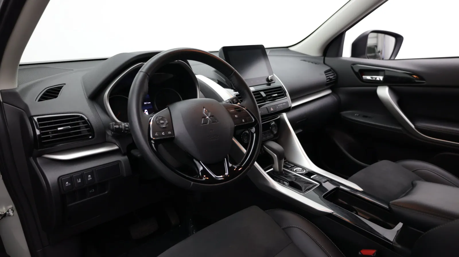 Mitsubishi Eclipse Cross photo 12