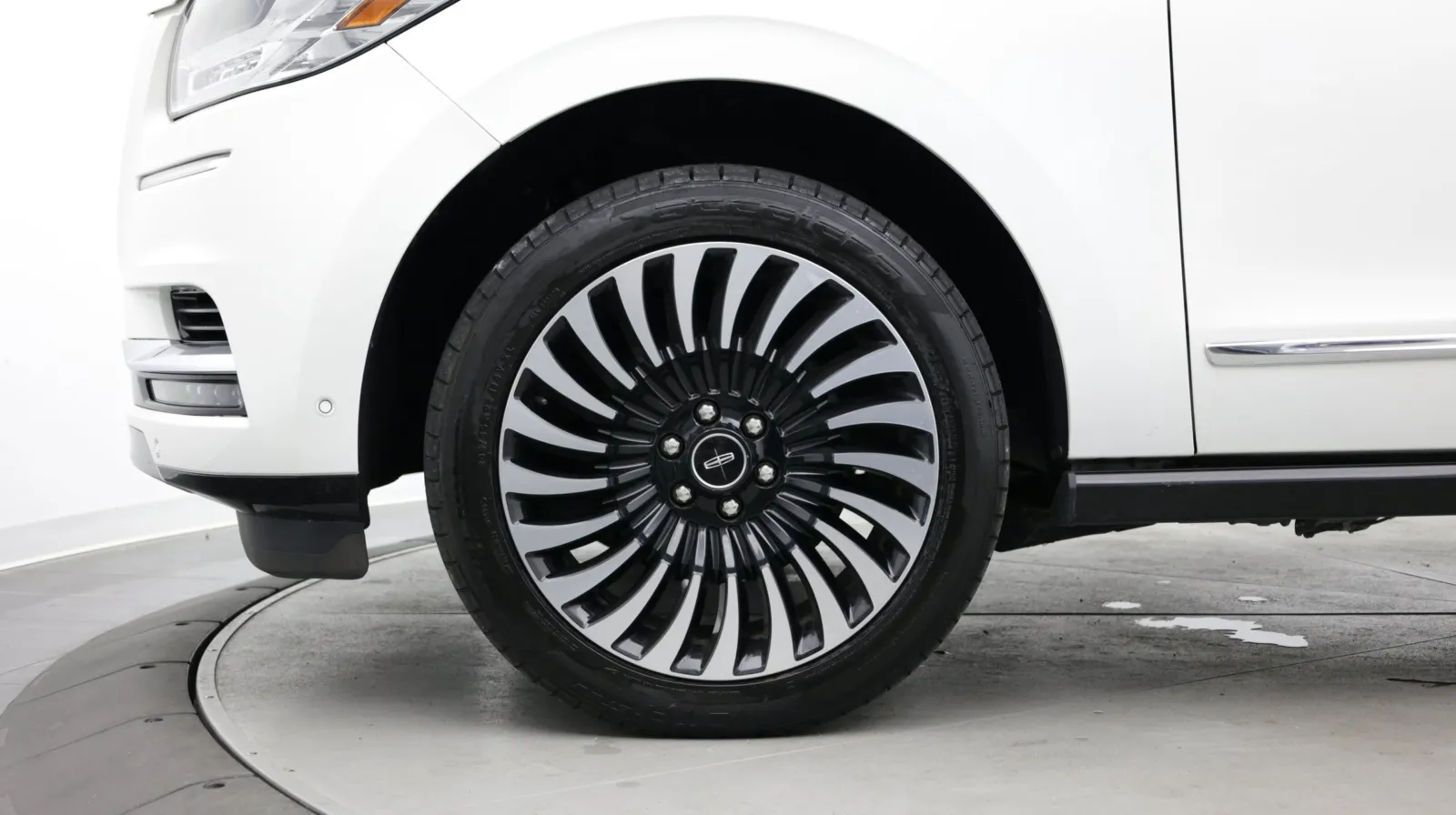 Lincoln Navigator photo 10