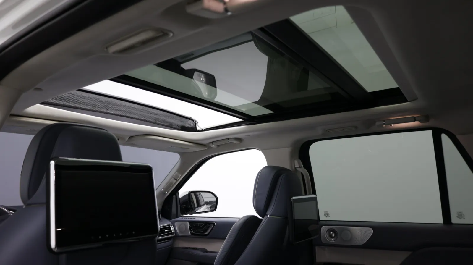 Lincoln Navigator photo 6