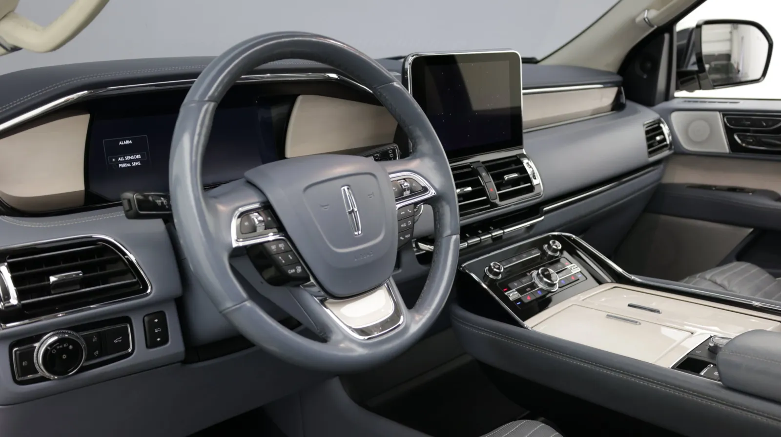 Lincoln Navigator photo 12