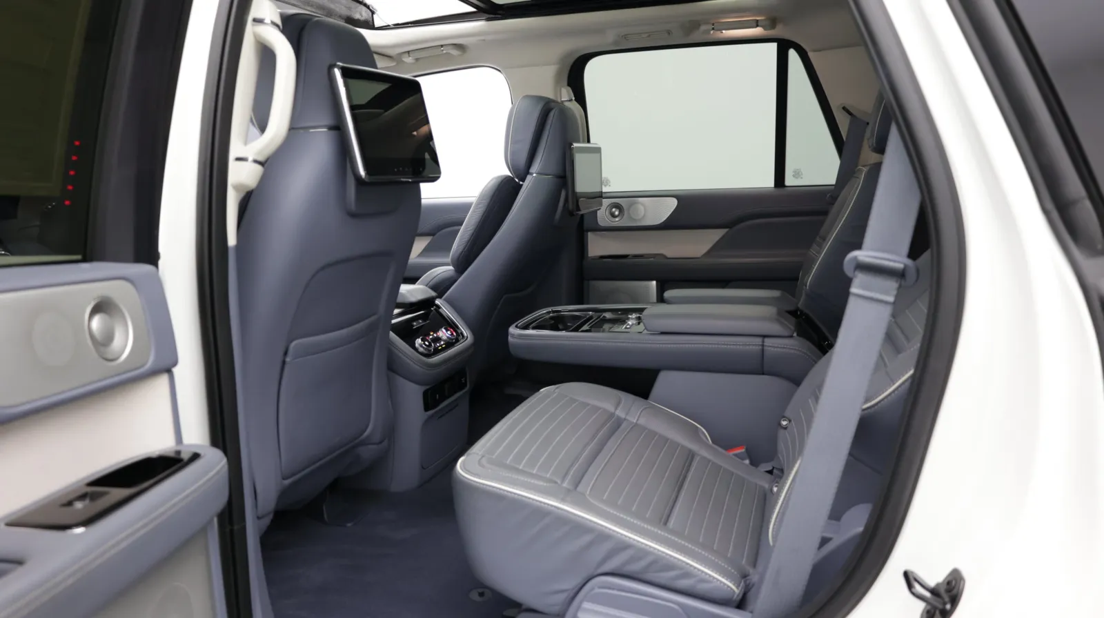 Lincoln Navigator photo 29