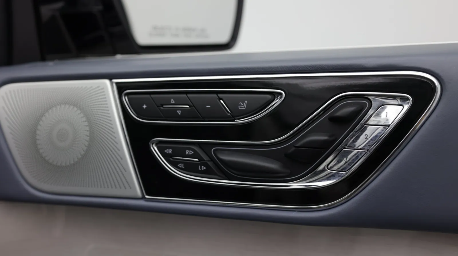 Lincoln Navigator photo 48