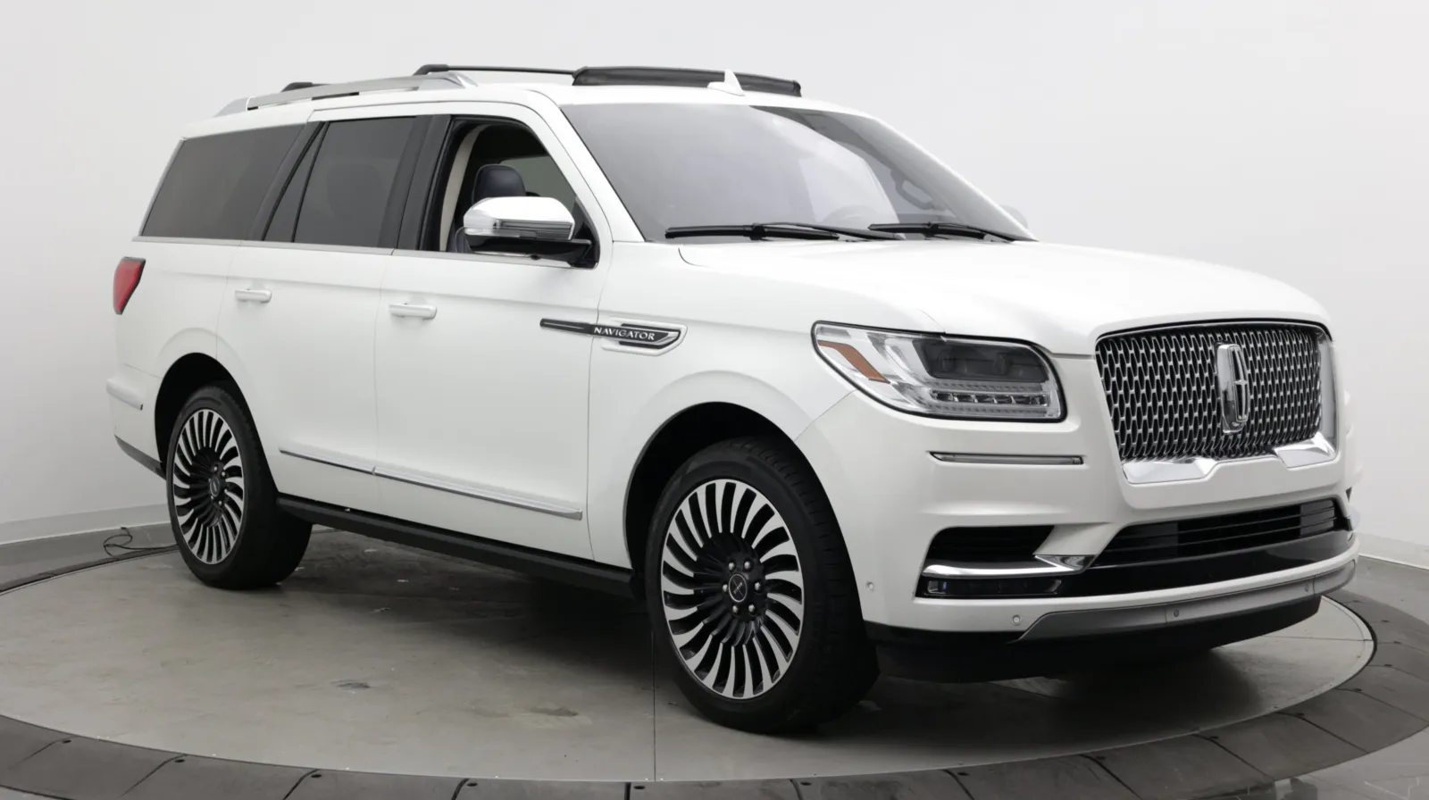 Lincoln Navigator photo 3