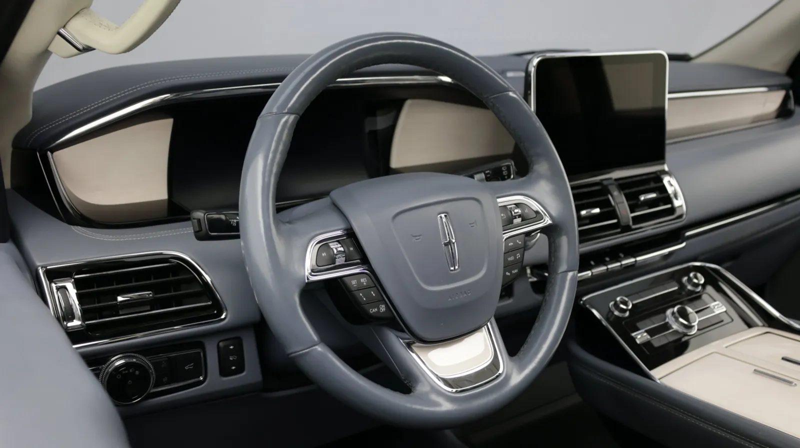 Lincoln Navigator photo 15