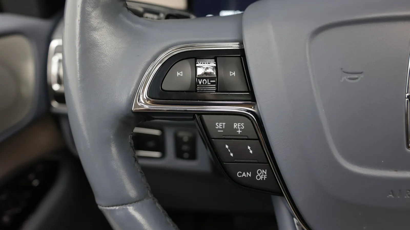 Lincoln Navigator photo 24