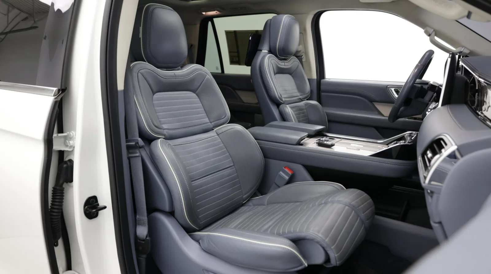 Lincoln Navigator photo 47