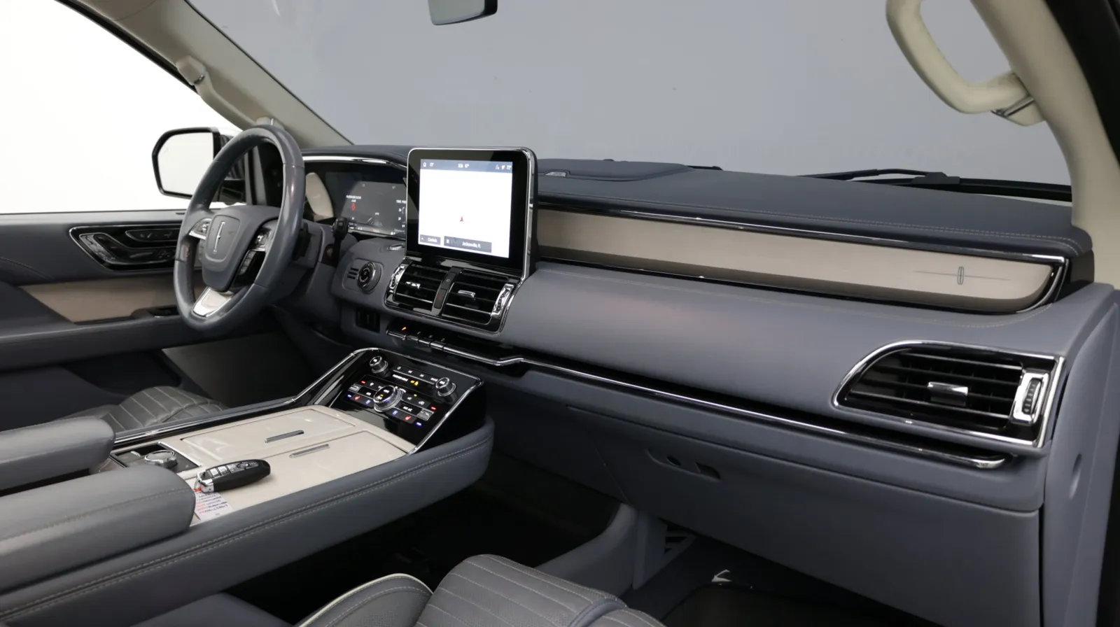 Lincoln Navigator photo 46