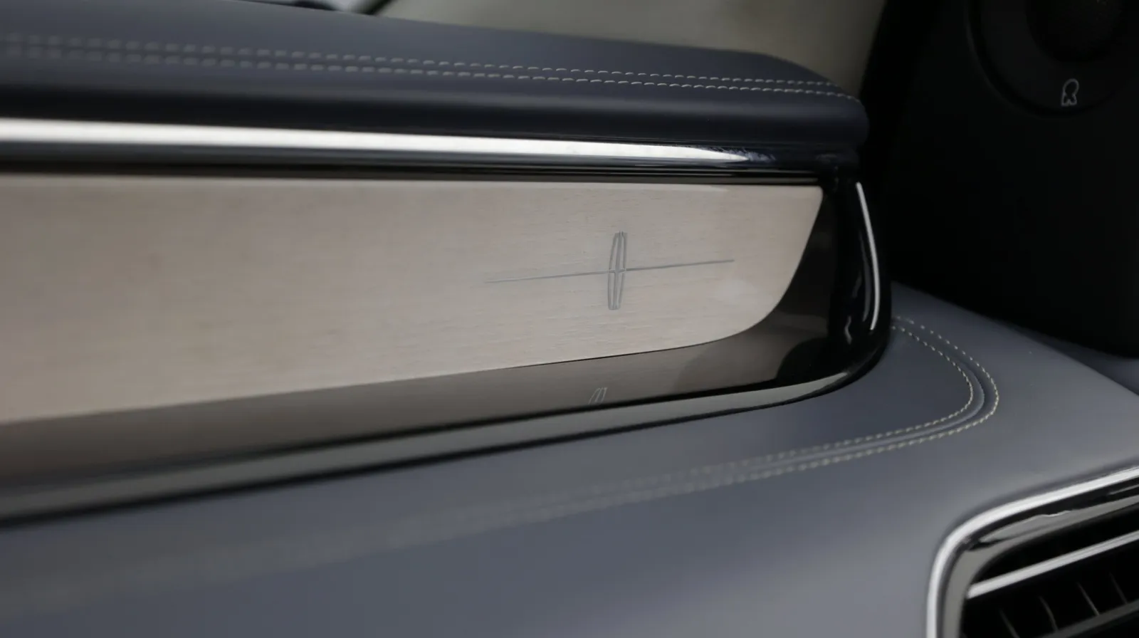 Lincoln Navigator photo 27
