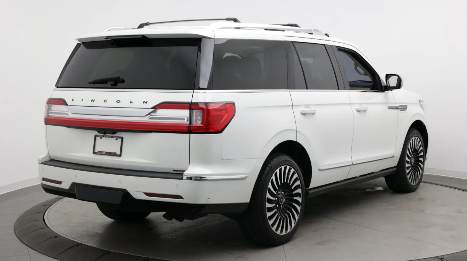 Lincoln Navigator photo 9