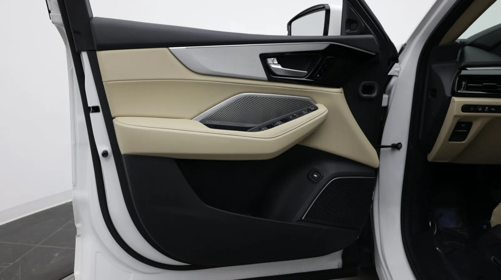 Acura MDX photo 15