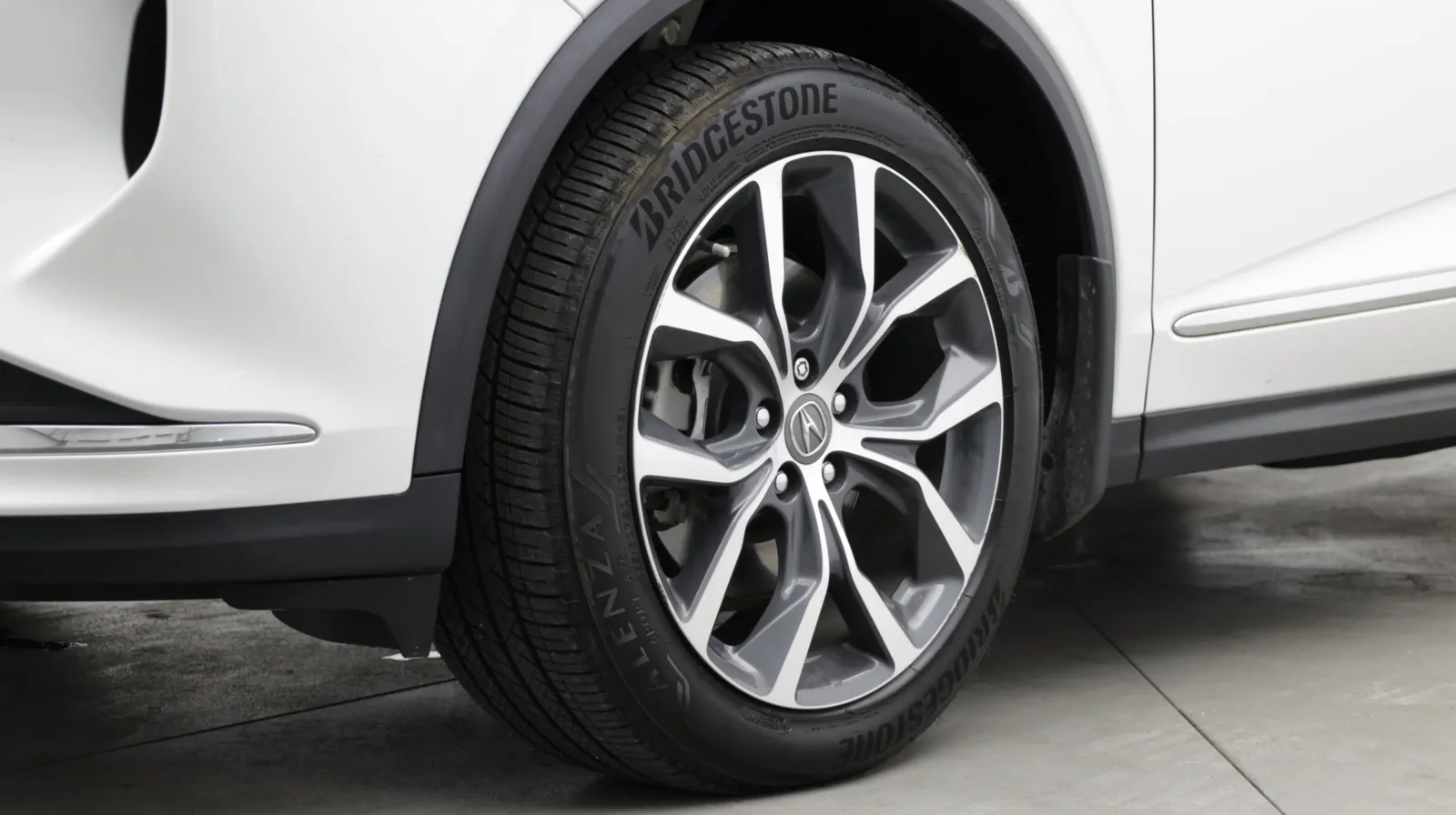 Acura MDX photo 11