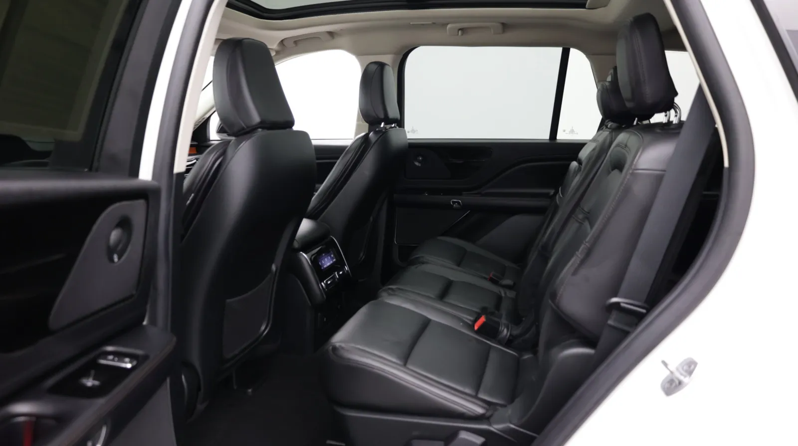 Lincoln Aviator photo 32