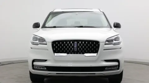 Photos of 2022 Lincoln Aviator Grand Touring for sale in Jacksonville, FL at Auto Boutique Florida
