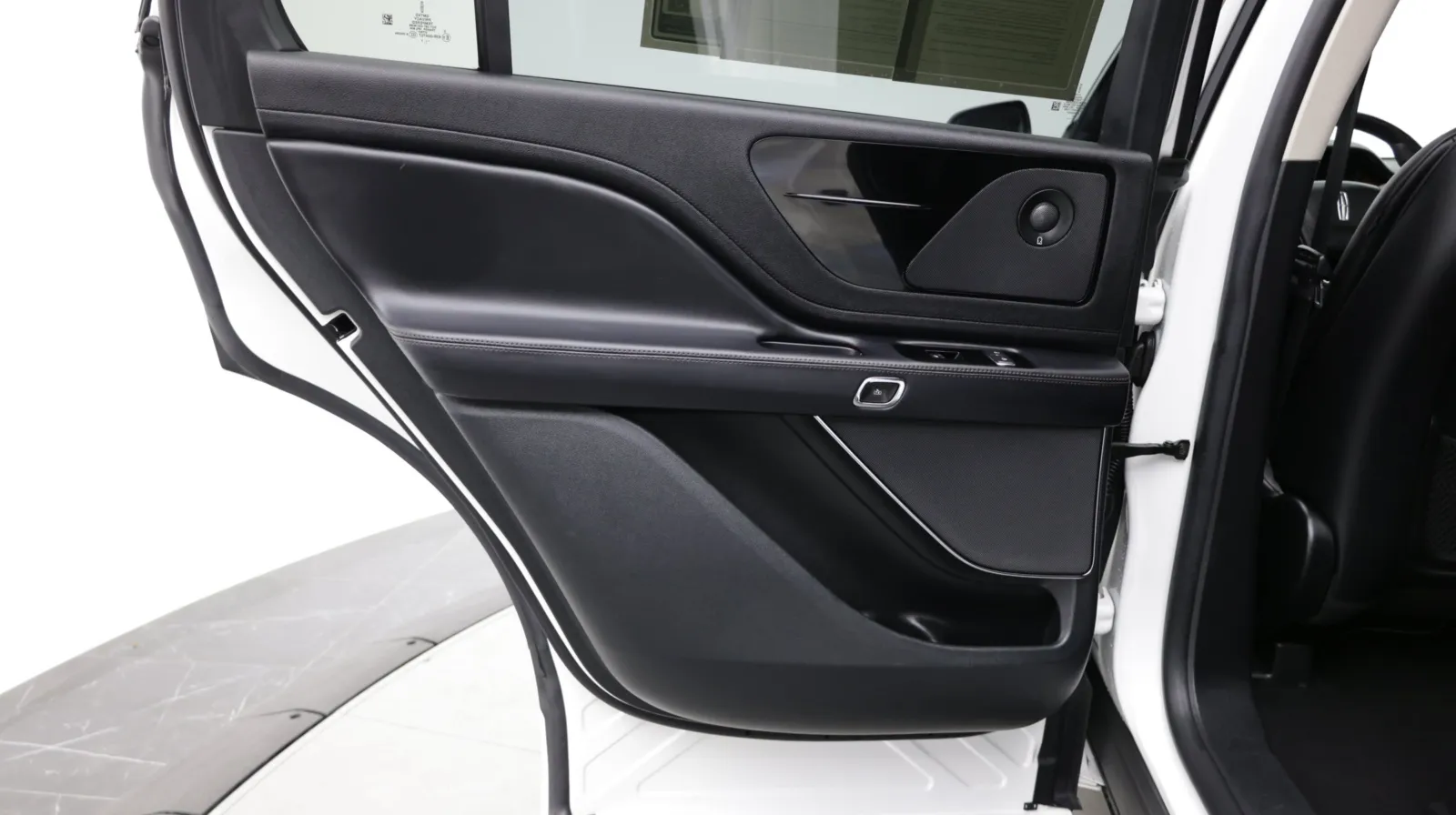 Lincoln Aviator photo 33