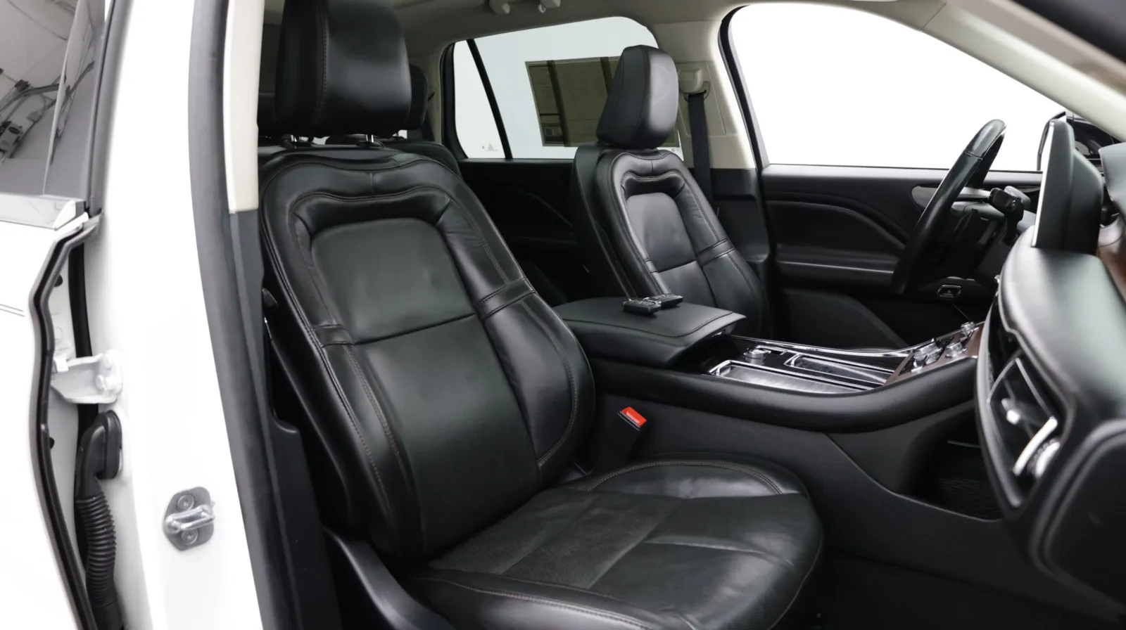 Lincoln Aviator photo 47