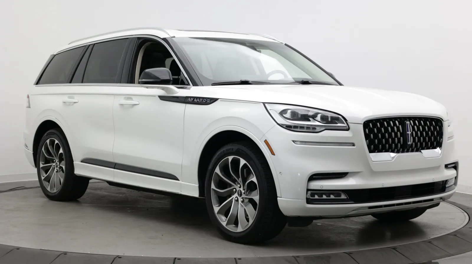 Lincoln Aviator photo 3