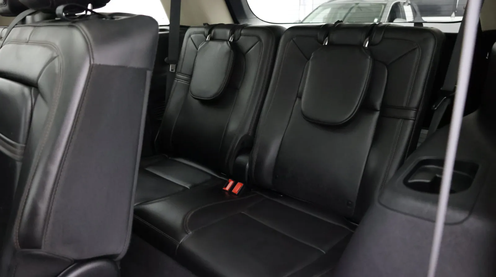 Lincoln Aviator photo 39