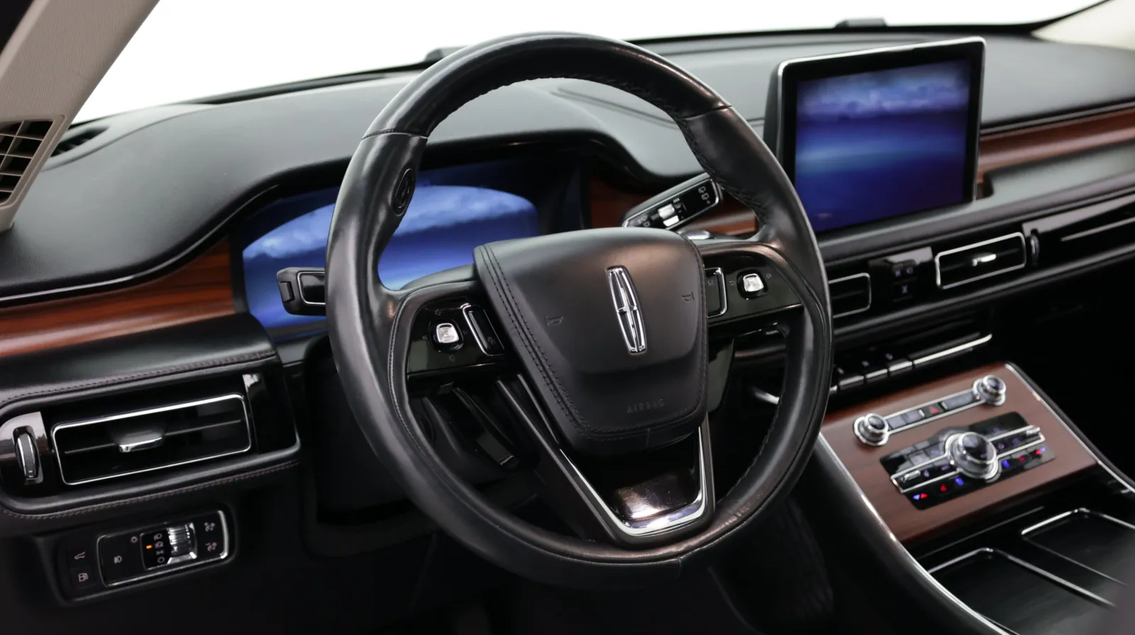 Lincoln Aviator photo 13